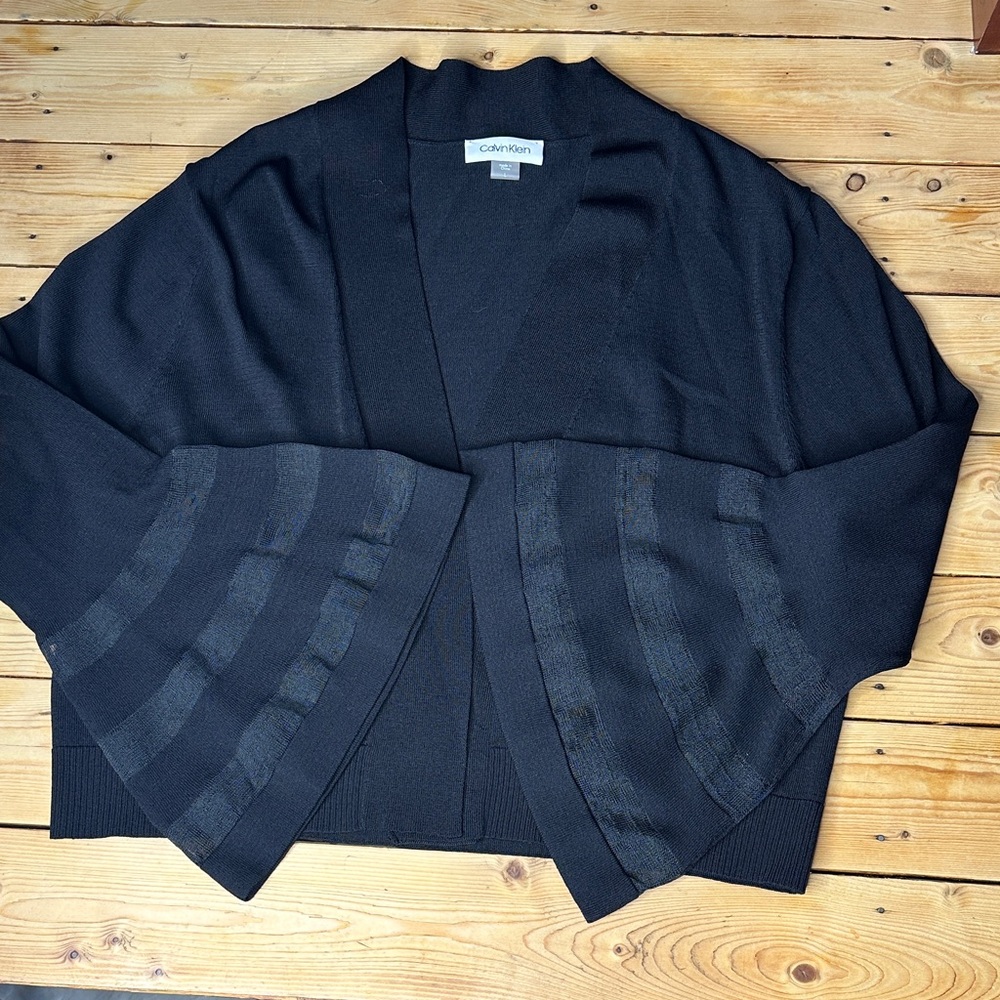 Calvin Klein Women's sweater Black with long bell sleeves Sz L
